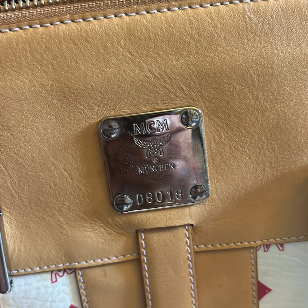 MCM - Picture 3 of 10